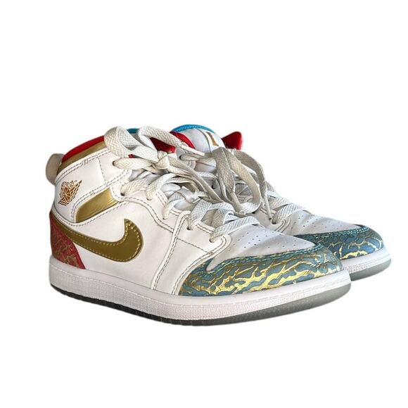 Air Jordan 1 Mid Sneaker School NC to Chicago (GS) Sneakers 1.5Y - Picture 2 of 6